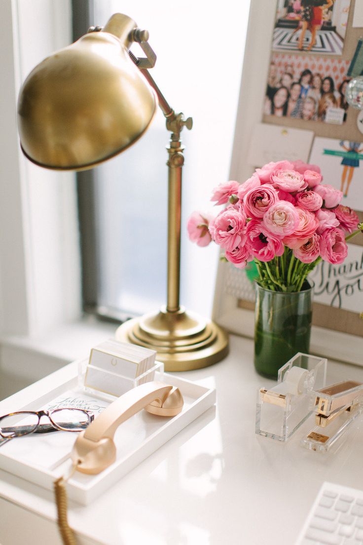 pink flowers desk