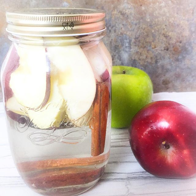 apple cinnamon detox water