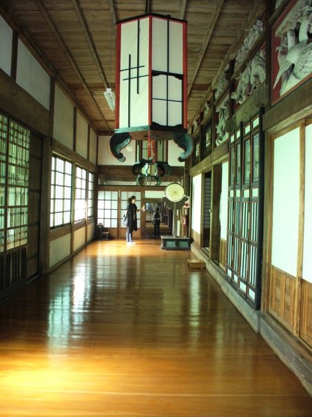 shoes off in the temple