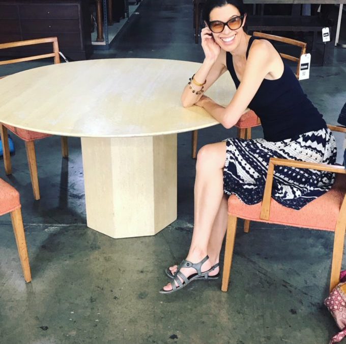 10 Tips To Buy Perfect Vintage Furniture With Awesome Vibes!
