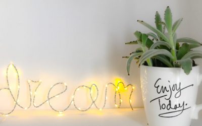 10 Easy Ways You Can Clear Clutter In 10 Minutes!